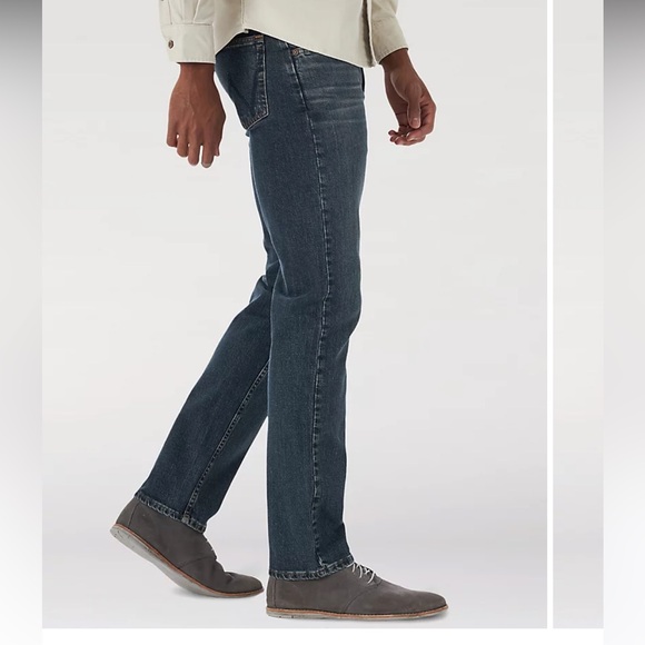 Wrangler Men's Blue Jeans - dark blue classic cut 36x29 - Picture 2 of 9